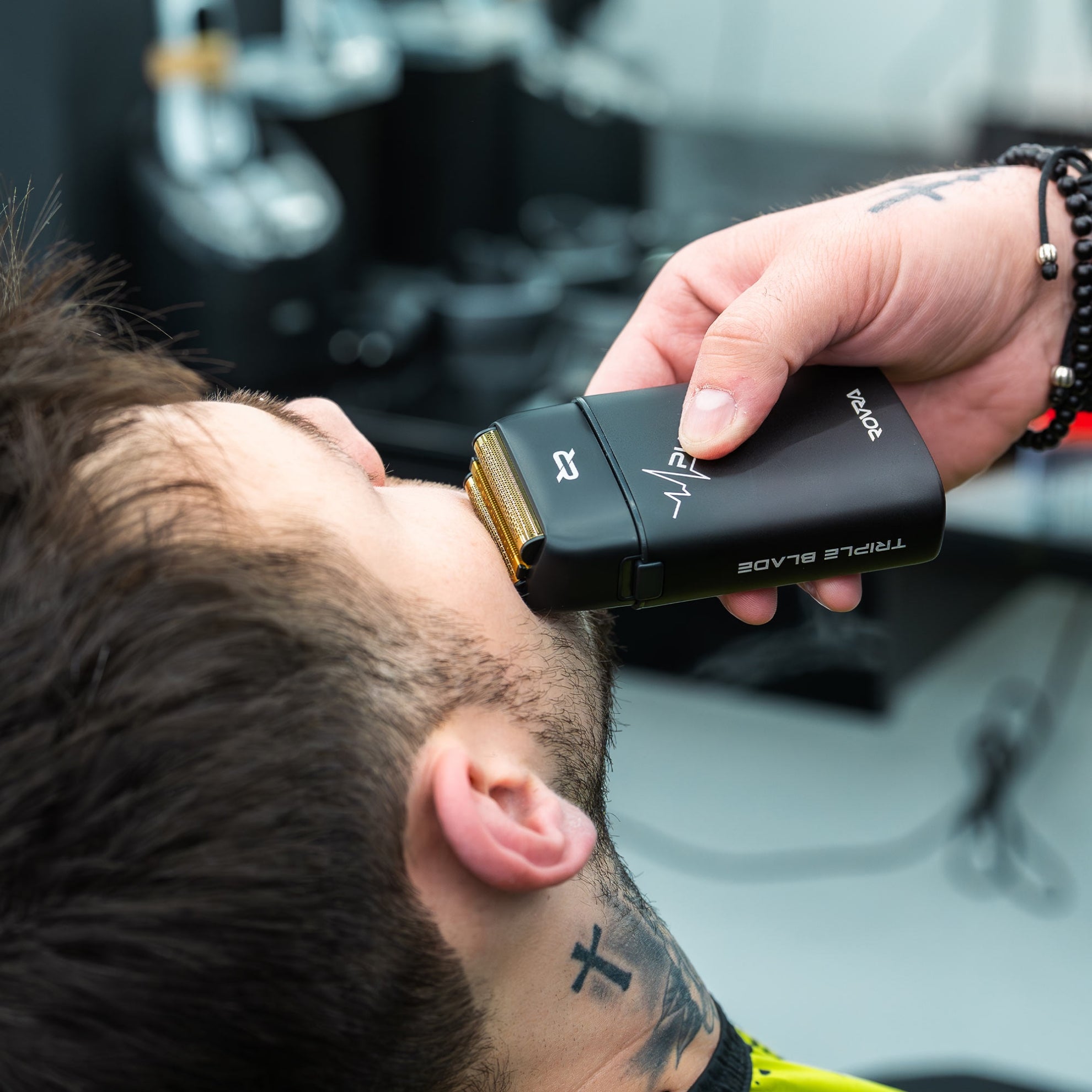 ROVRA Pulse Triple Blade Electric Shaver